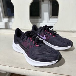Nike Downshifter 11 Running Shoe, Black Purple 6.5, NEW